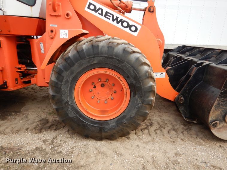 image for item EC9115 1994 Daewoo Mega 200 wheel loader