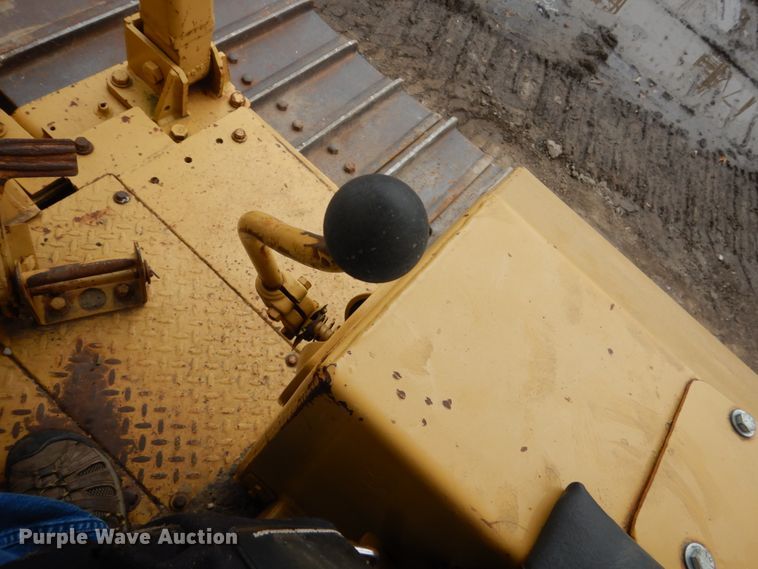 image for item EC9116 1979 Caterpillar D6D dozer