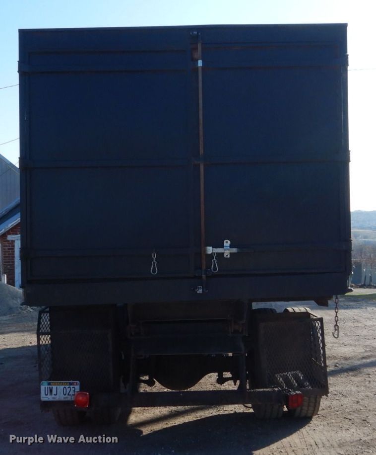 image for item EC9132 2003 GMC 7500 dump truck