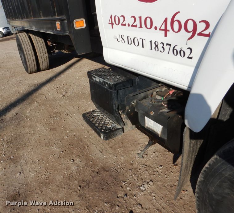 image for item EC9132 2003 GMC 7500 dump truck