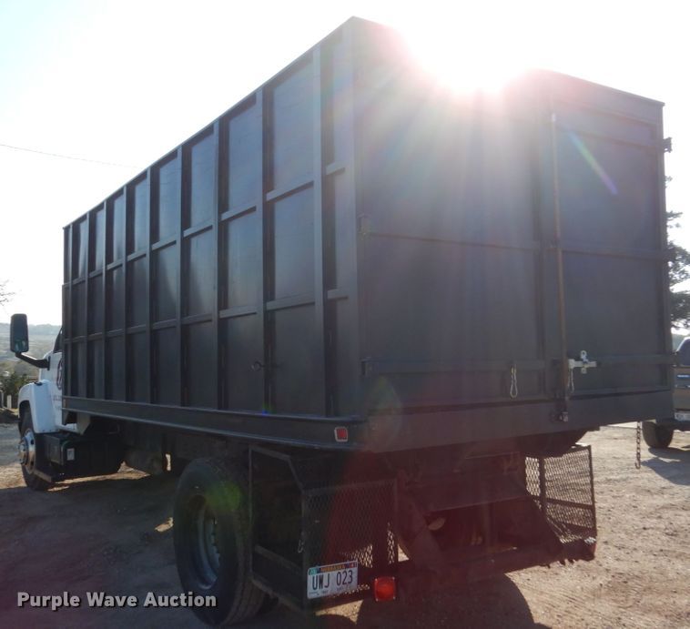 image for item EC9132 2003 GMC 7500 dump truck