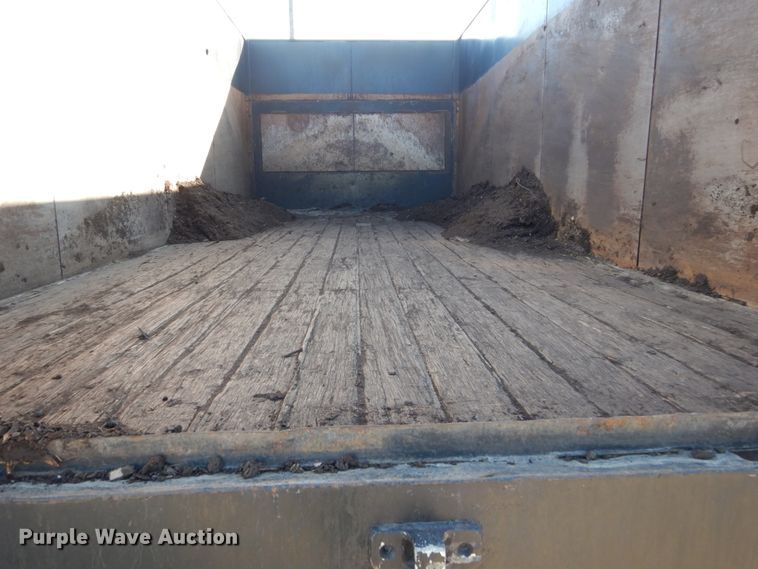 image for item EC9132 2003 GMC 7500 dump truck