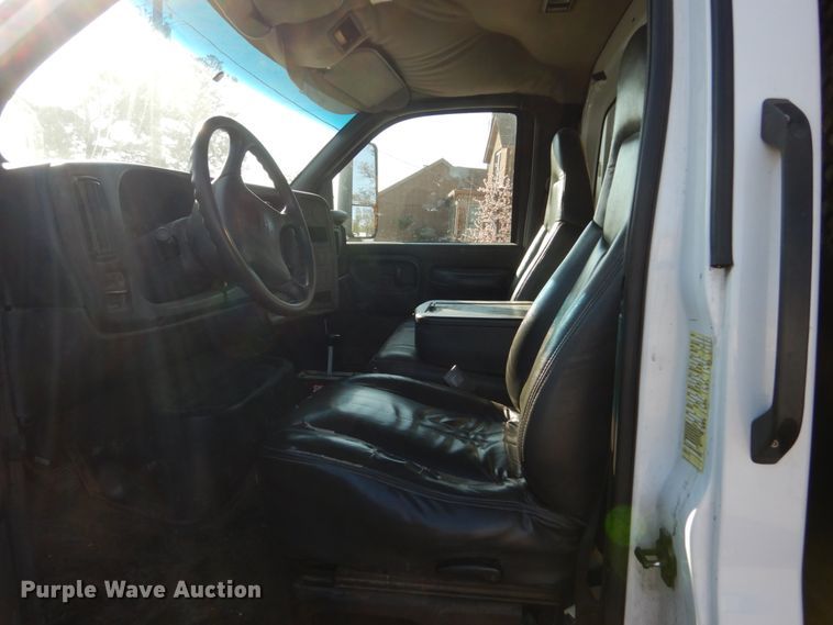 image for item EC9132 2003 GMC 7500 dump truck