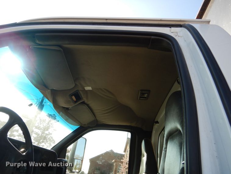 image for item EC9132 2003 GMC 7500 dump truck