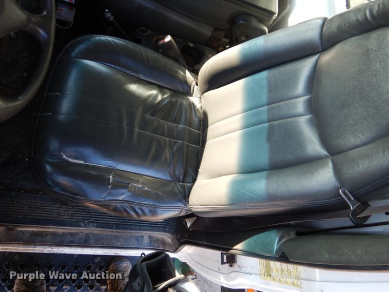 image for item EC9132 2003 GMC 7500 dump truck