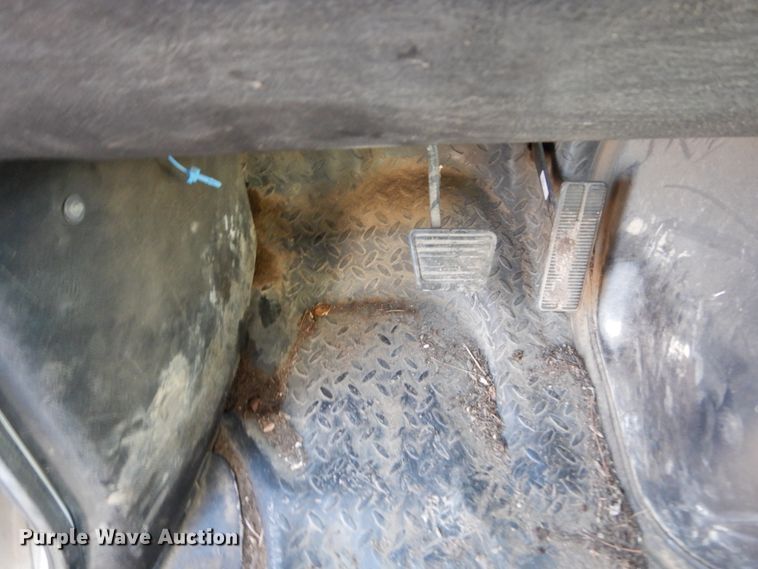 image for item EC9132 2003 GMC 7500 dump truck