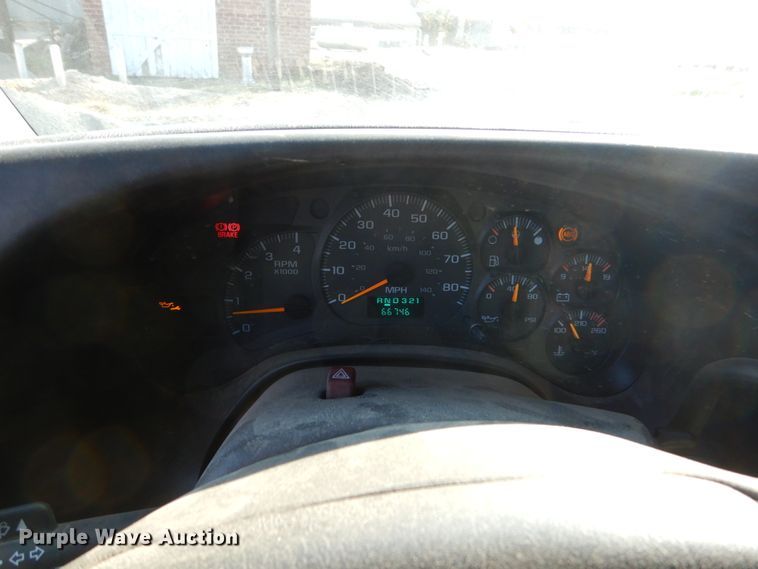 image for item EC9132 2003 GMC 7500 dump truck