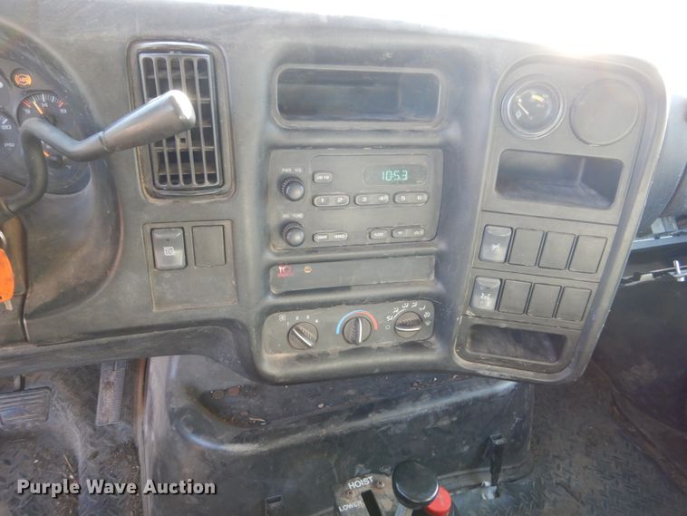 image for item EC9132 2003 GMC 7500 dump truck