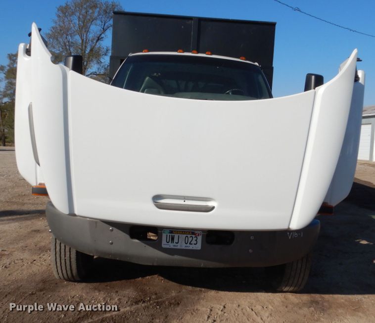 image for item EC9132 2003 GMC 7500 dump truck