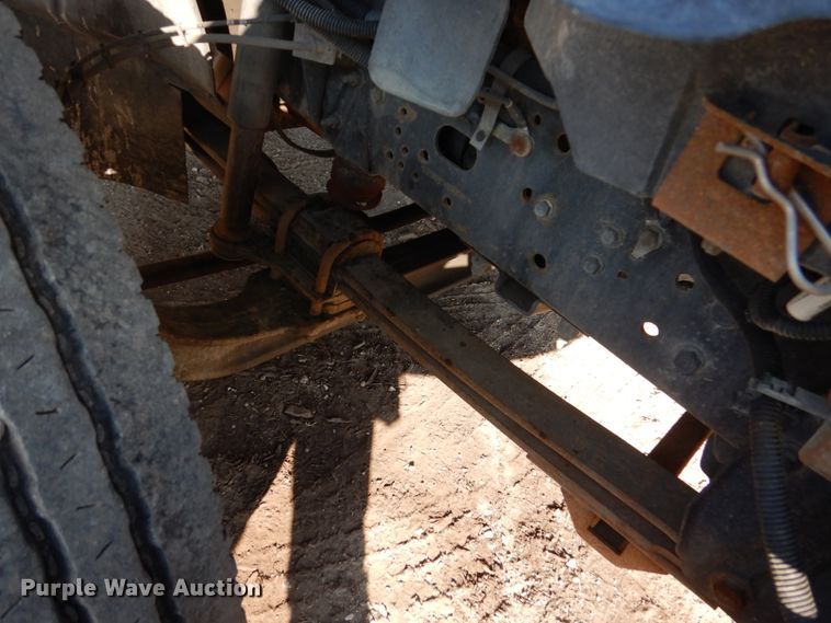 image for item EC9132 2003 GMC 7500 dump truck