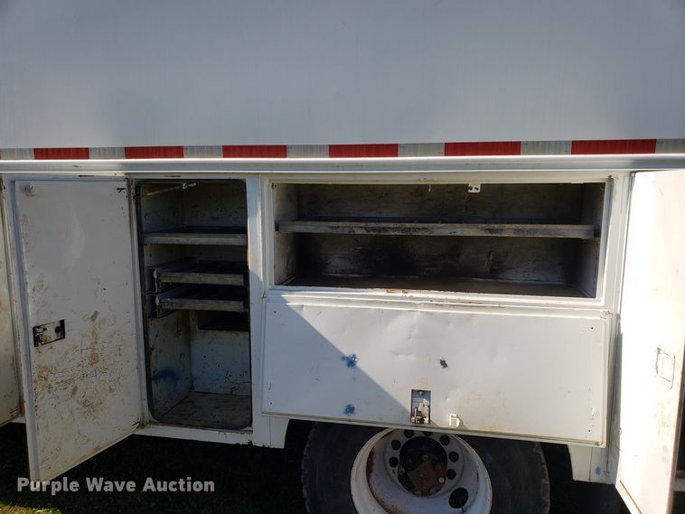 image for item EK9101 2006 International 7400 utility truck