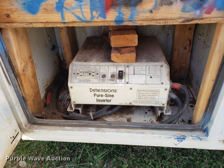 image for item EK9101 2006 International 7400 utility truck