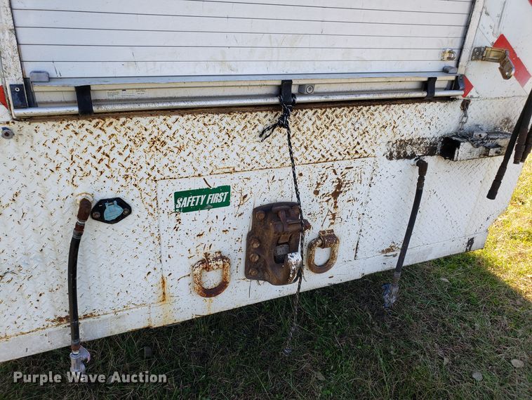 image for item EK9101 2006 International 7400 utility truck