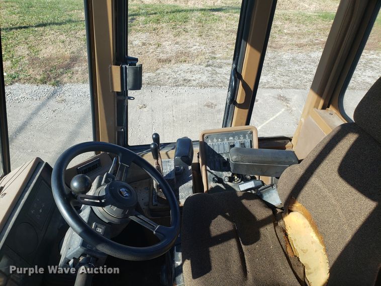 image for item ET9961 1994 Caterpillar 918F wheel loader