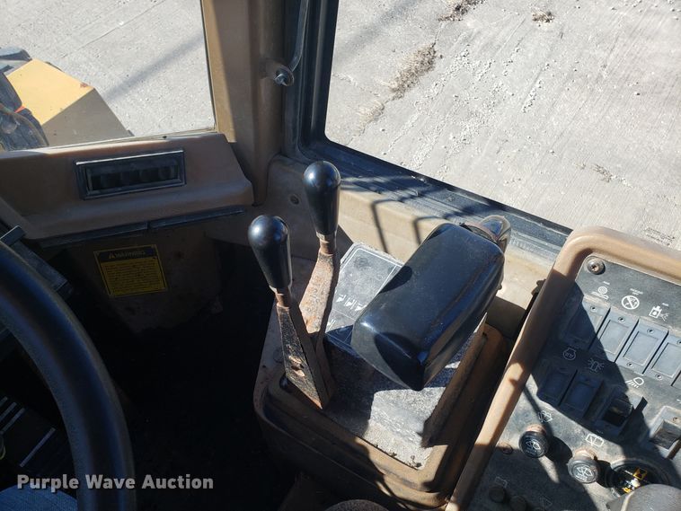 image for item ET9961 1994 Caterpillar 918F wheel loader