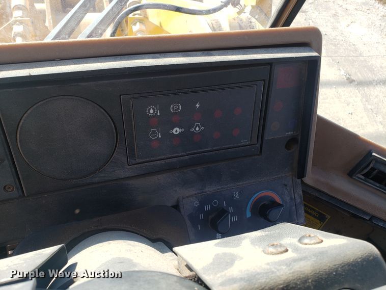 image for item ET9961 1994 Caterpillar 918F wheel loader