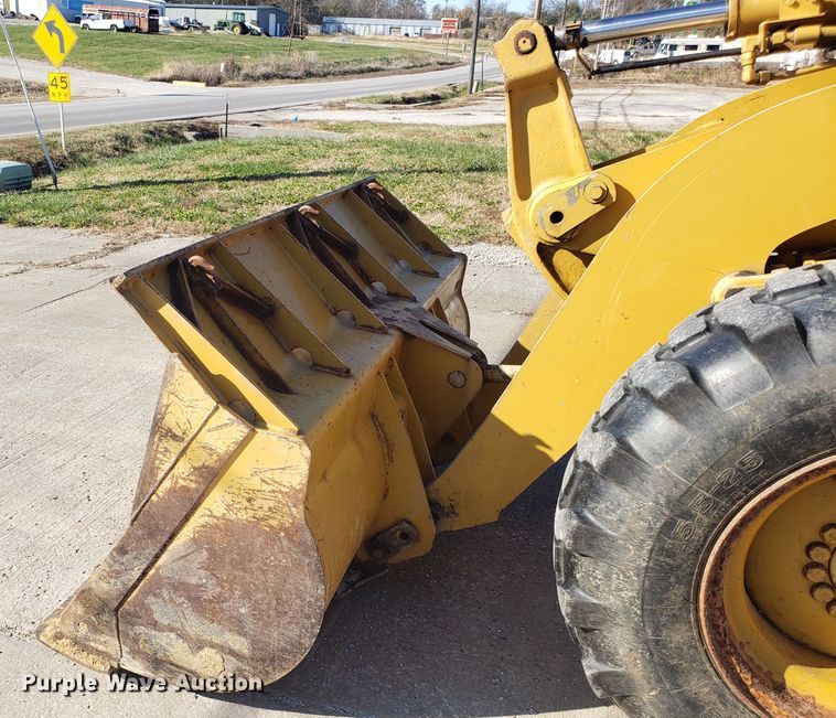 image for item ET9961 1994 Caterpillar 918F wheel loader