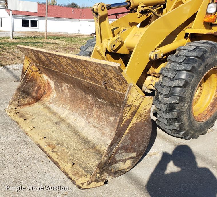 image for item ET9961 1994 Caterpillar 918F wheel loader