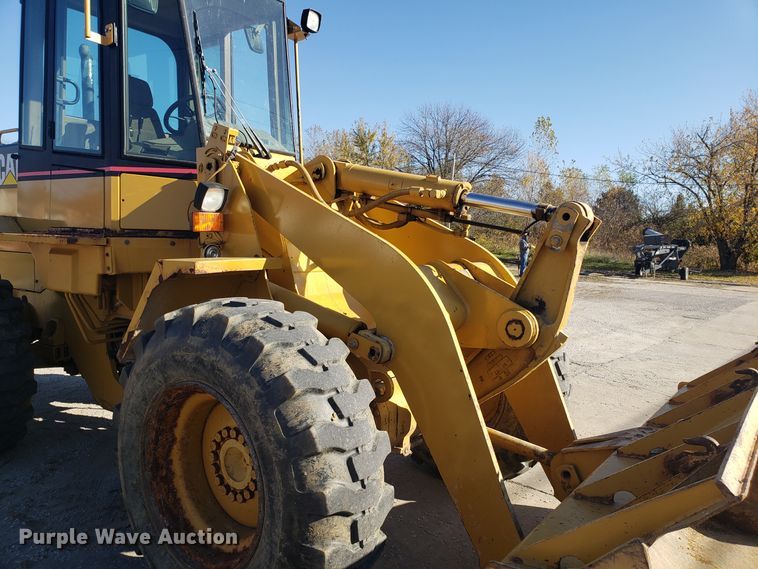 image for item ET9961 1994 Caterpillar 918F wheel loader