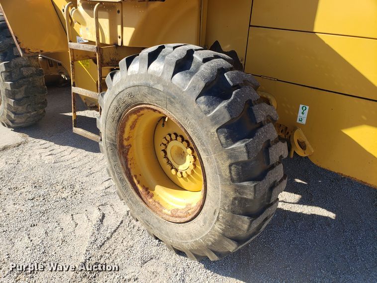image for item ET9961 1994 Caterpillar 918F wheel loader