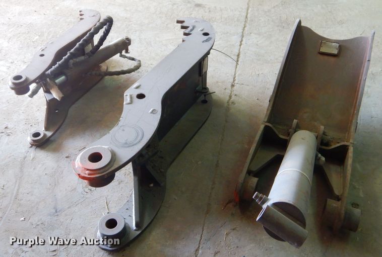 image for item FA9828 (3) hydraulic excavator thumbs