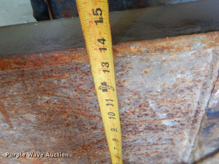 image for item FA9828 (3) hydraulic excavator thumbs