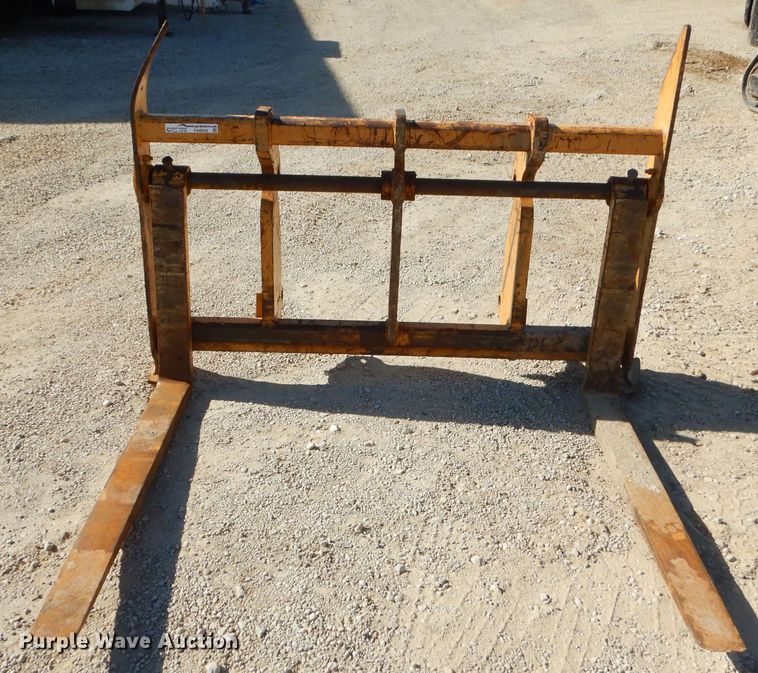 image for item FA9829 JRB 580M 44"L pallet forks