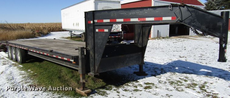 image for item FD9302 2003 Travalong equipment trailer
