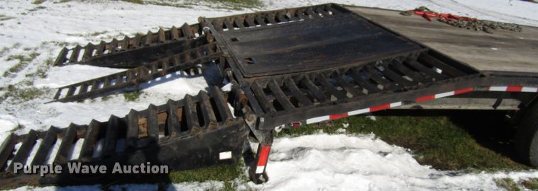 image for item FD9302 2003 Travalong equipment trailer