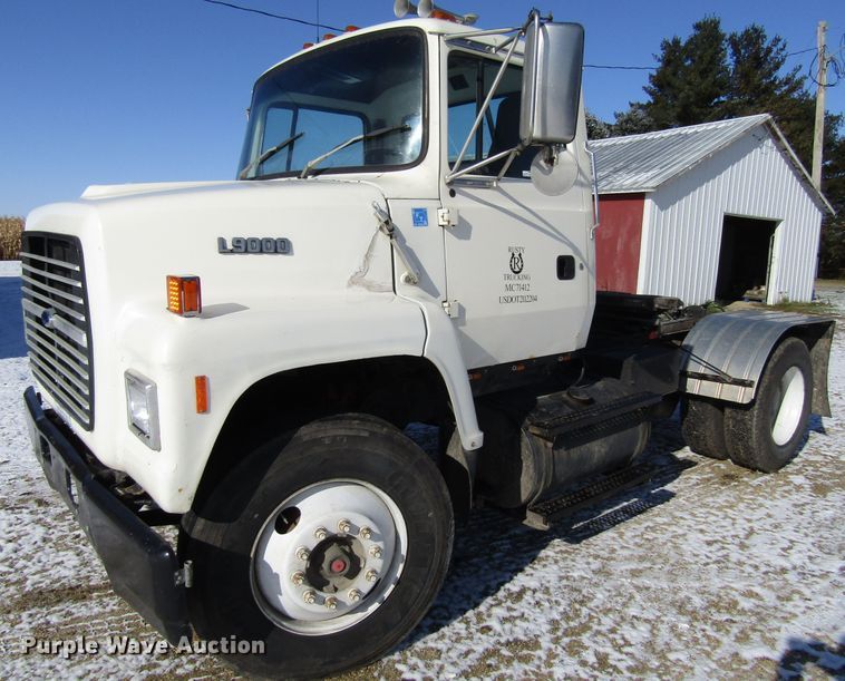 image for item FD9303 1991 Ford L9000 semi truck