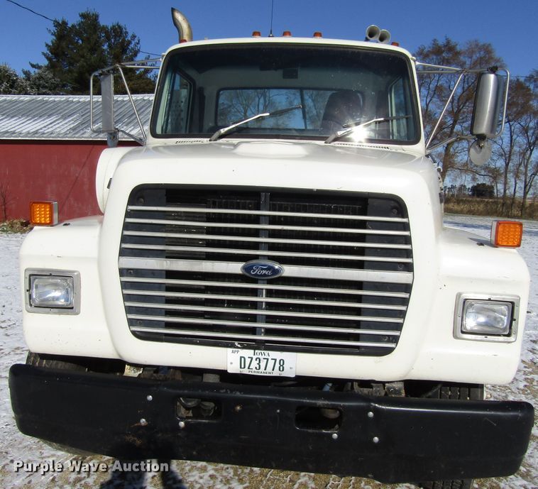image for item FD9303 1991 Ford L9000 semi truck