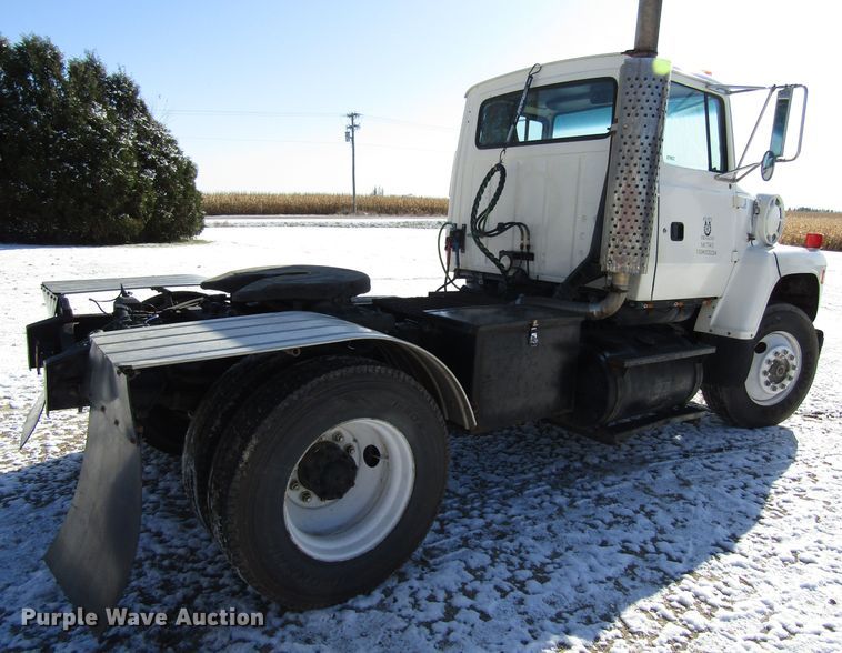 image for item FD9303 1991 Ford L9000 semi truck