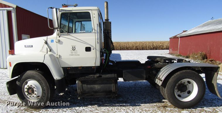 image for item FD9303 1991 Ford L9000 semi truck