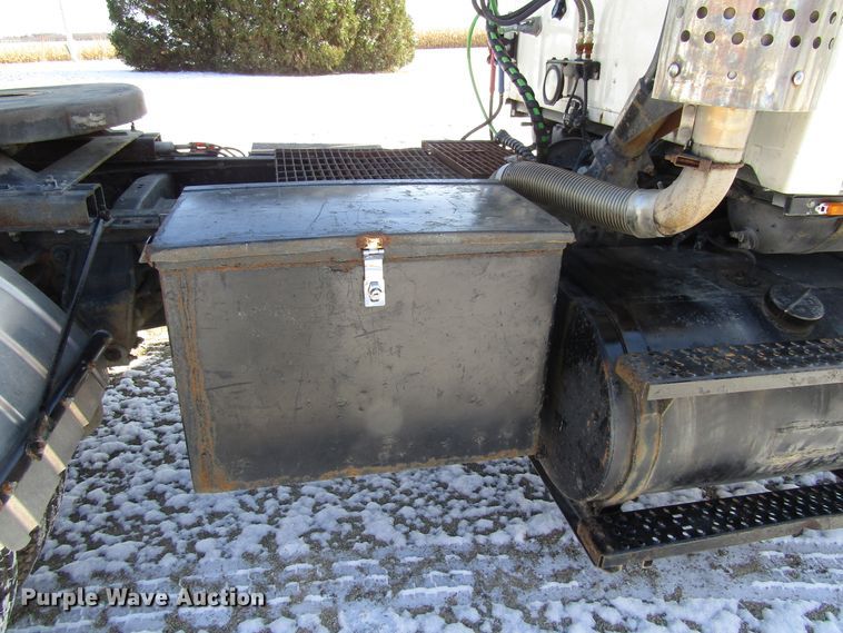 image for item FD9303 1991 Ford L9000 semi truck