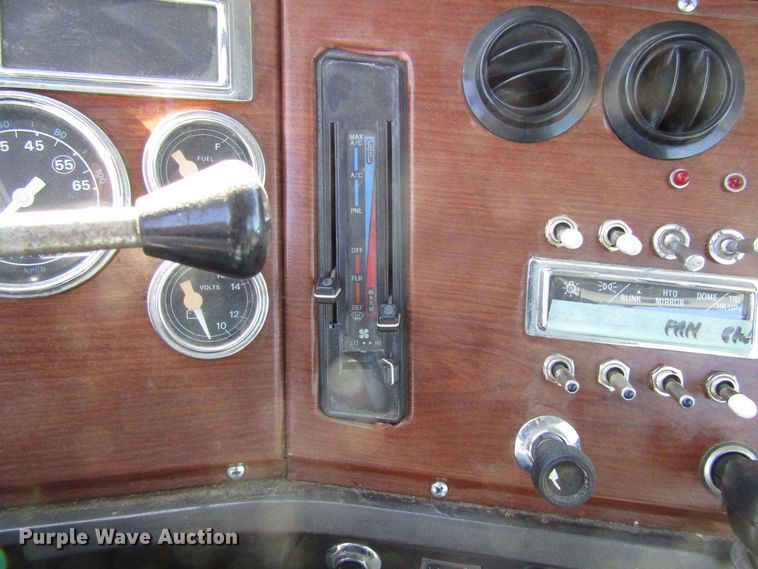 image for item FD9303 1991 Ford L9000 semi truck