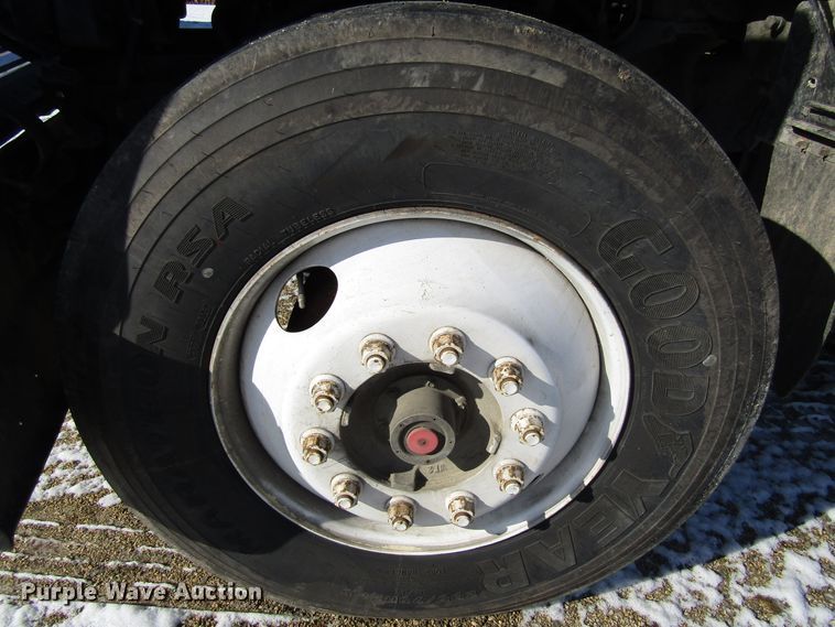 image for item FD9303 1991 Ford L9000 semi truck