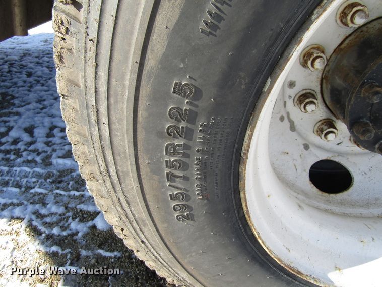 image for item FD9303 1991 Ford L9000 semi truck