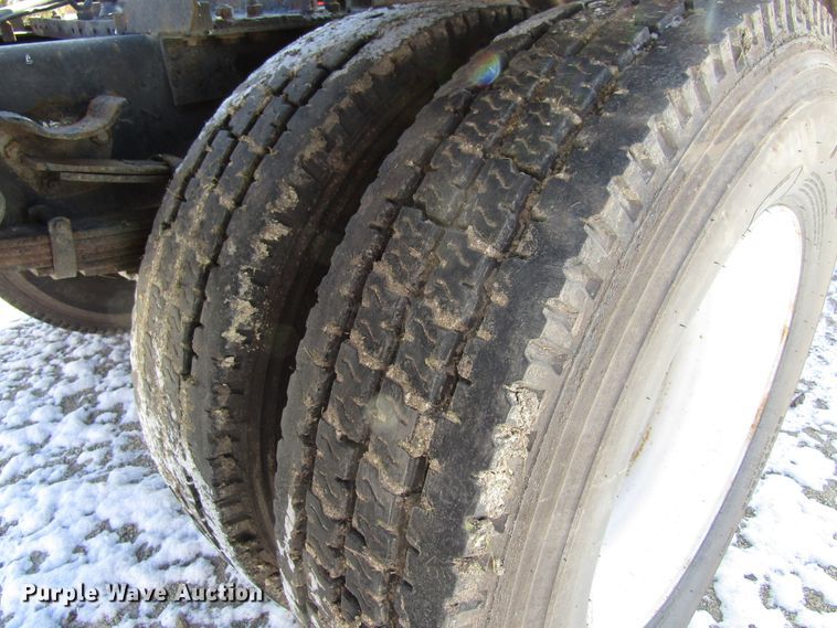 image for item FD9303 1991 Ford L9000 semi truck