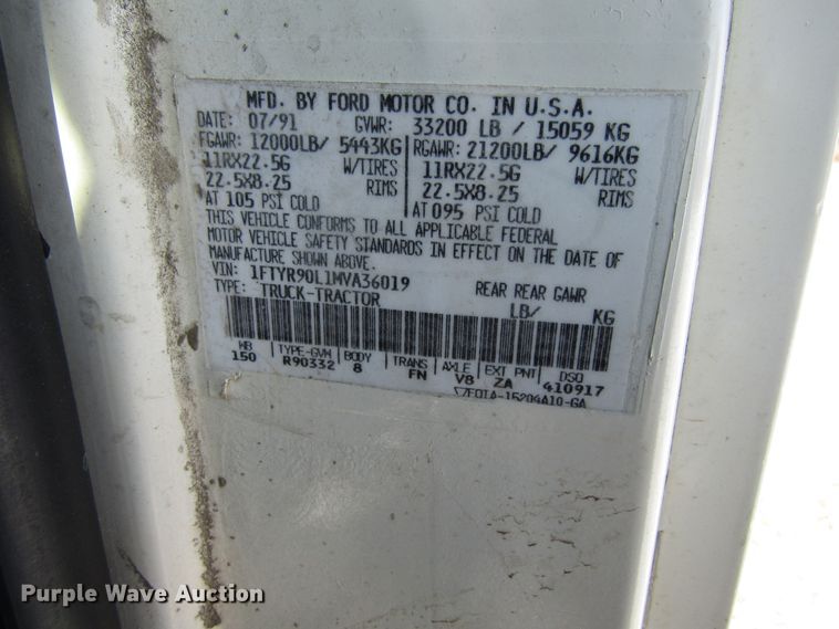 image for item FD9303 1991 Ford L9000 semi truck