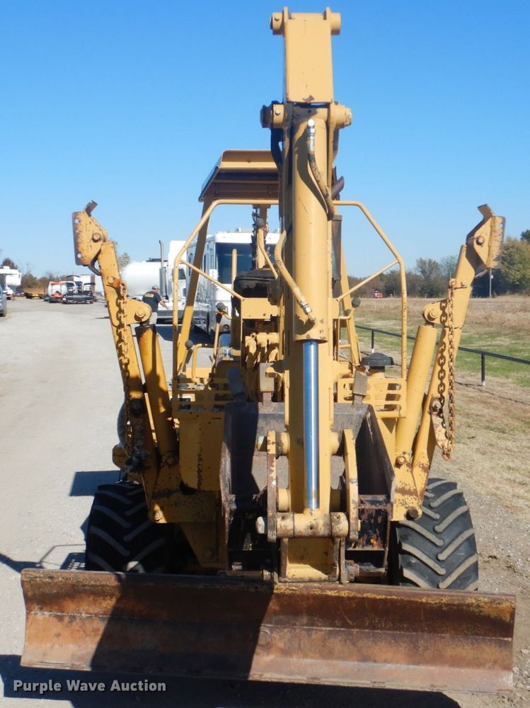 image for item FF9073 1994 Vermeer V4750 trencher