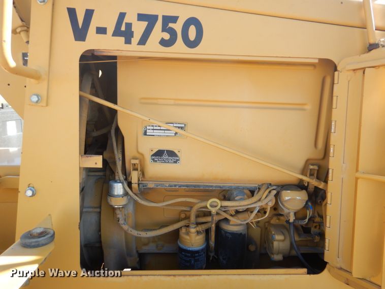 image for item FF9073 1994 Vermeer V4750 trencher