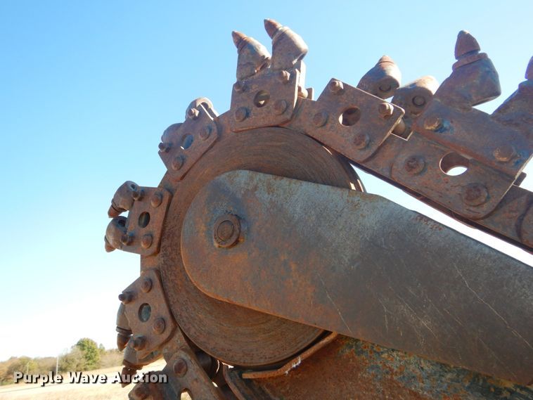 image for item FF9073 1994 Vermeer V4750 trencher