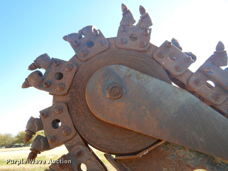 image for item FF9073 1994 Vermeer V4750 trencher