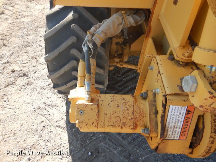 image for item FF9073 1994 Vermeer V4750 trencher