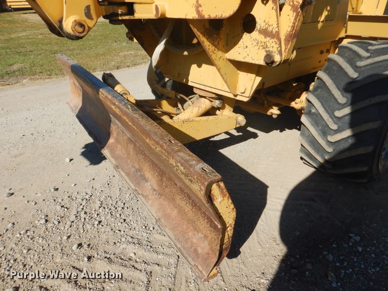 image for item FF9073 1994 Vermeer V4750 trencher