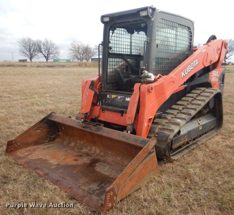 image for item FF9137 2017 Kubota SVL95-2S skid steer