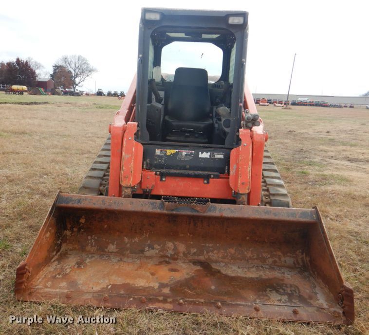 image for item FF9137 2017 Kubota SVL95-2S skid steer