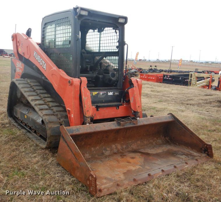 image for item FF9137 2017 Kubota SVL95-2S skid steer