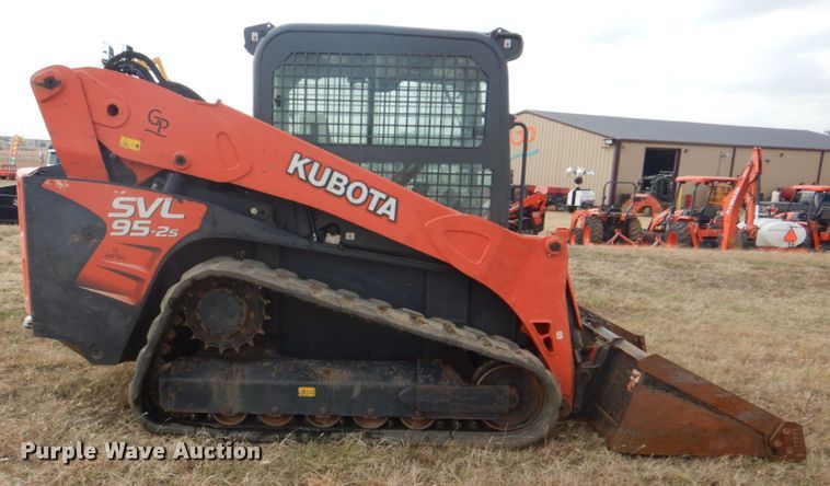 image for item FF9137 2017 Kubota SVL95-2S skid steer