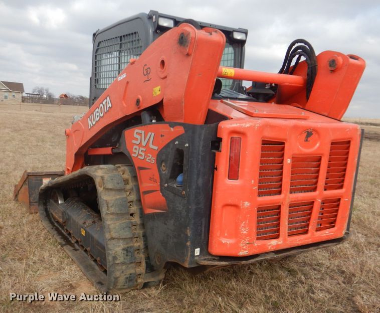 image for item FF9137 2017 Kubota SVL95-2S skid steer